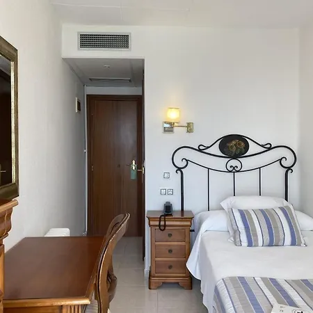 Costa Brava 3* بلاتجا ذارو