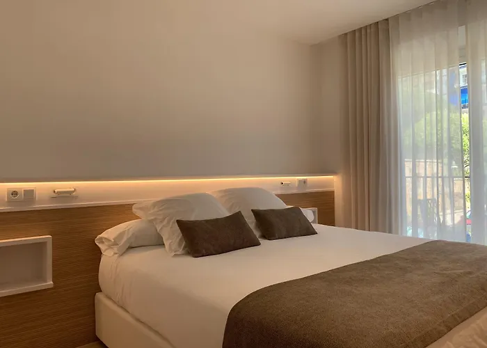 فندق Costa Brava 3*
